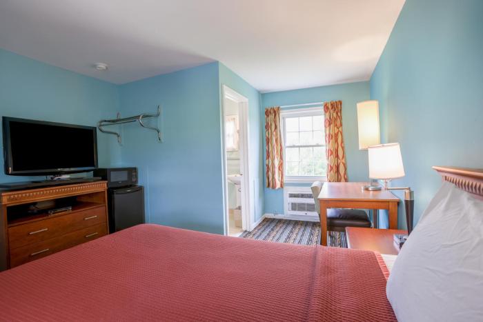 relax inn by oyo natural bridge i 81