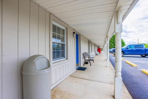 Relax Inn By Oyo Natural Bridge I-81,Natural Bridge>>Lexington,2 star