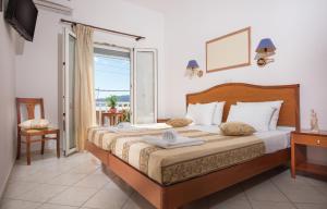 Meltemi Hotel,Milos>>Adamas,2 star