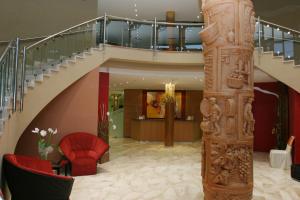 hotel fonda neus