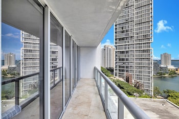 icon brickell