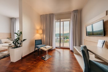 maximus resort
