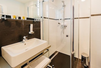 maximus resort
