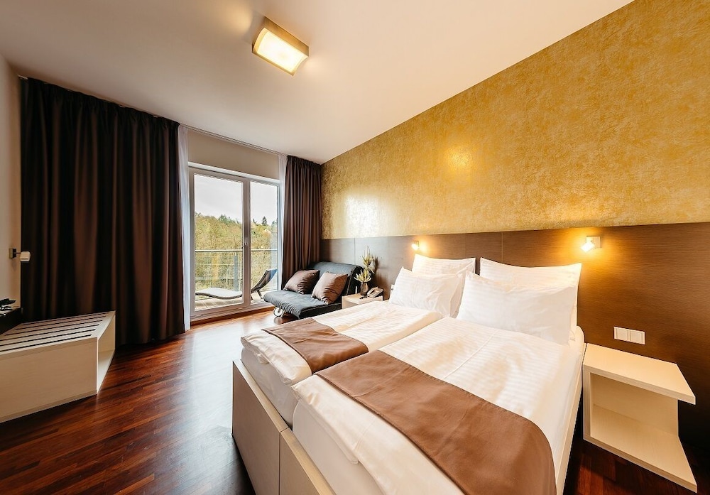 maximus resort