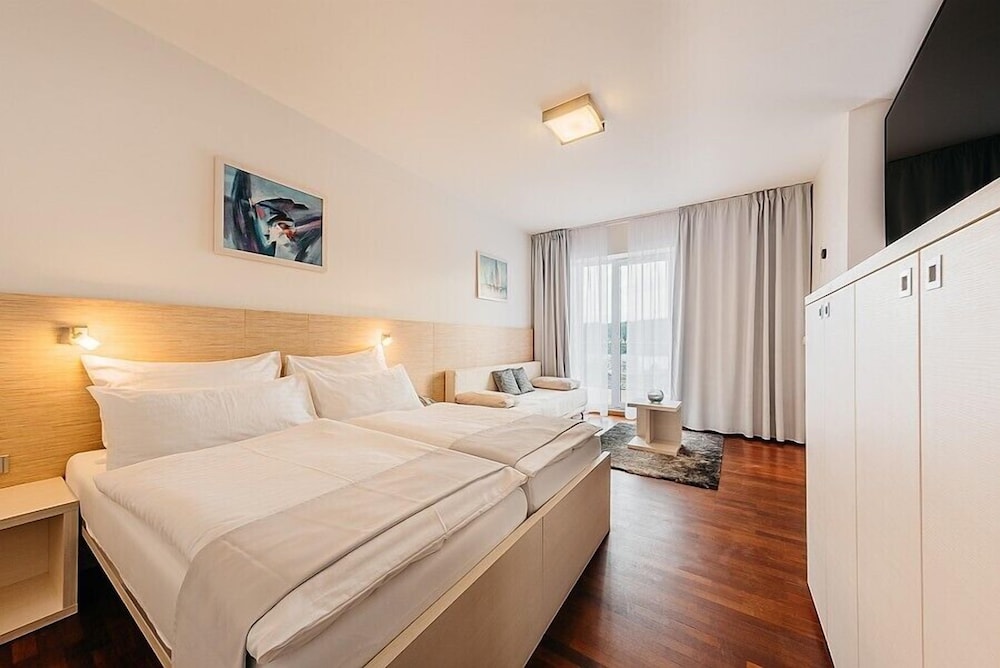 maximus resort