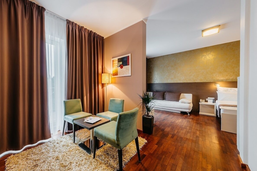 maximus resort