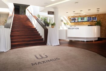 maximus resort