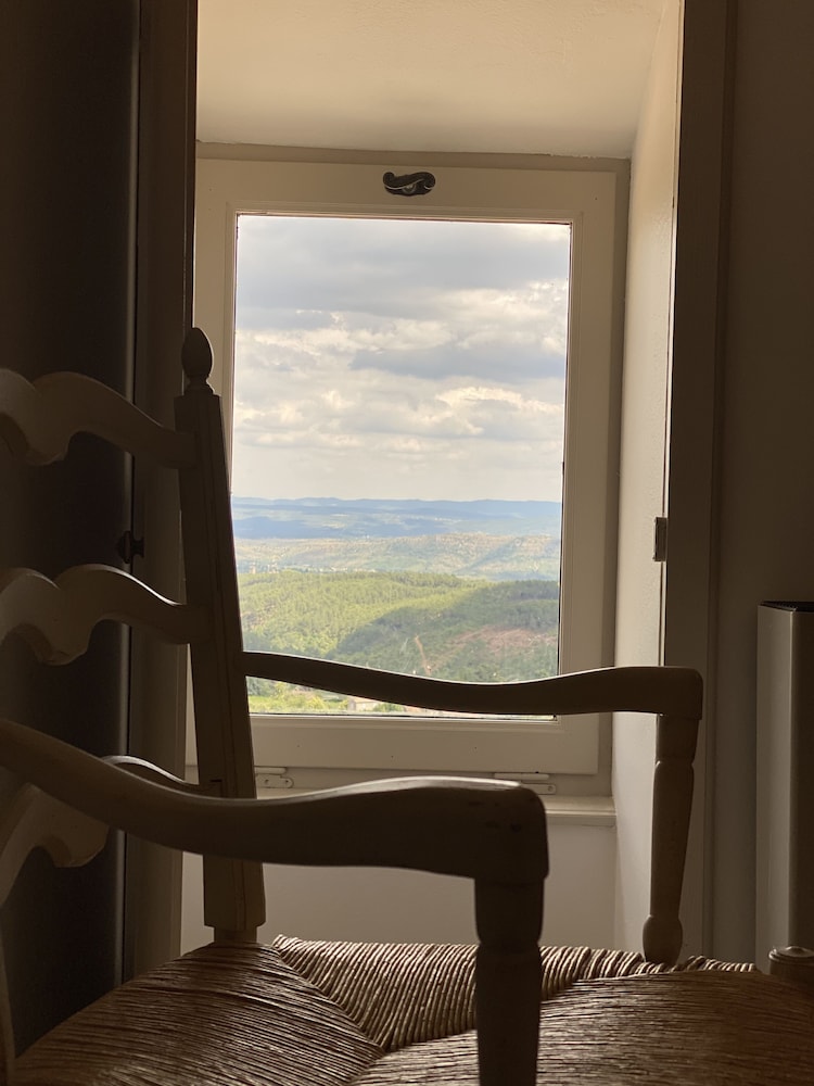 auberge de la tour de brison