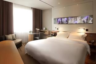 lavande hotel zhuhai gongbei port of entry