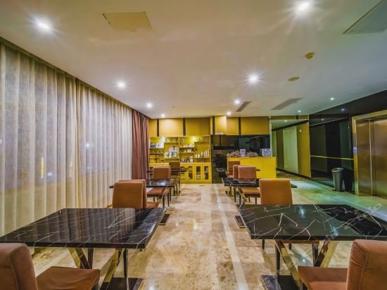 lavande hotel zhuhai gongbei port of entry