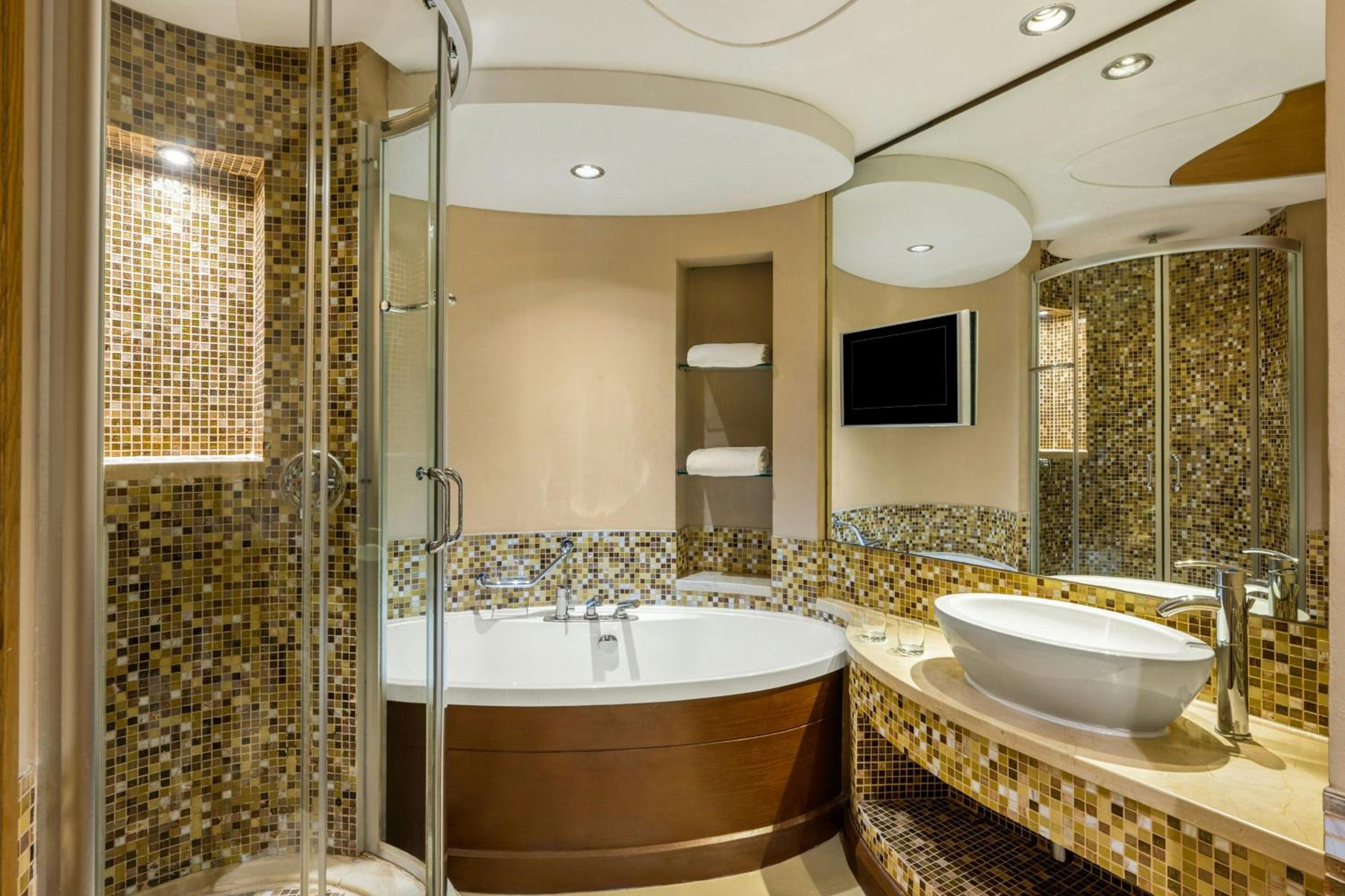 gulf executive residence within gulf hotel premises