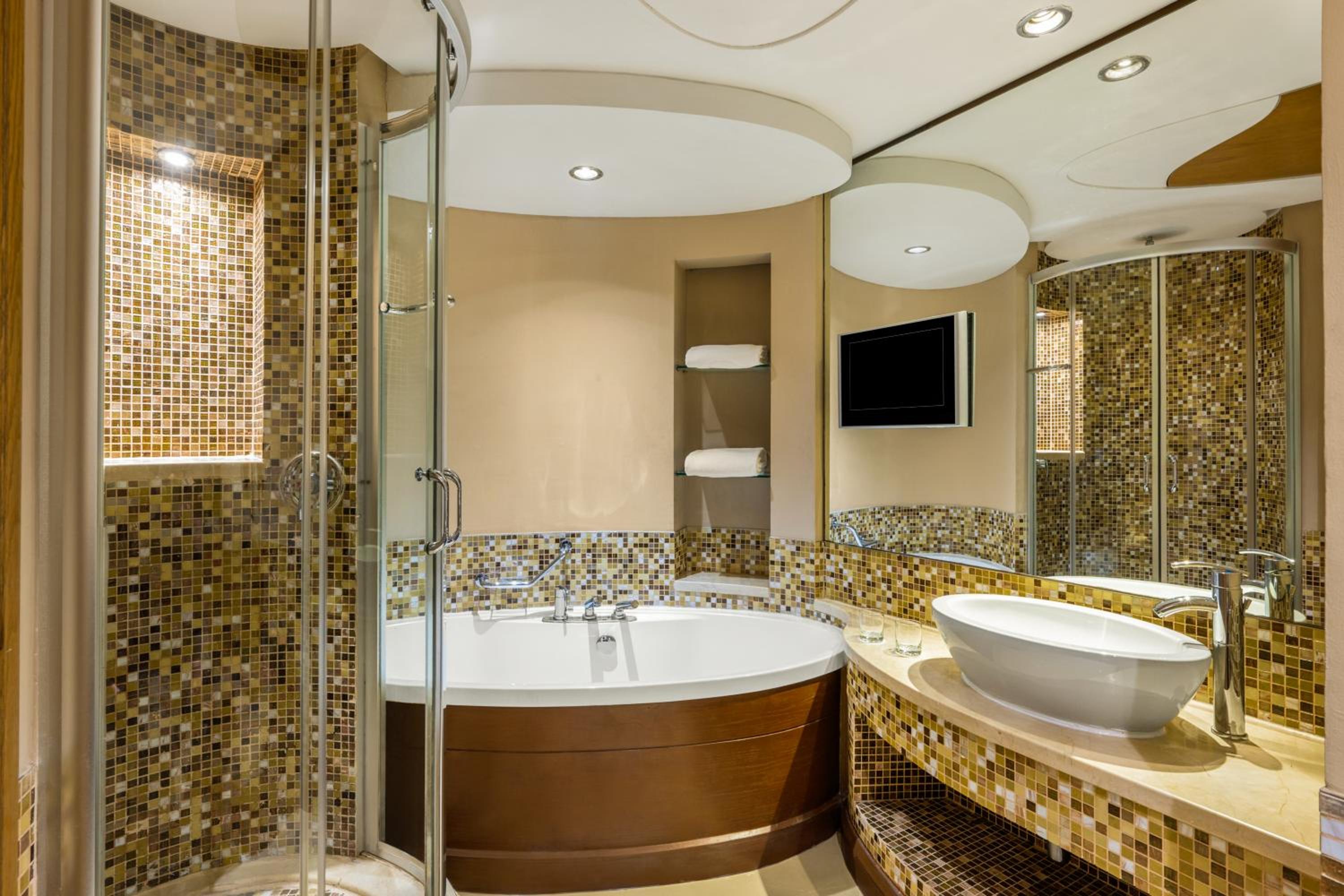 gulf executive residence within gulf hotel premises