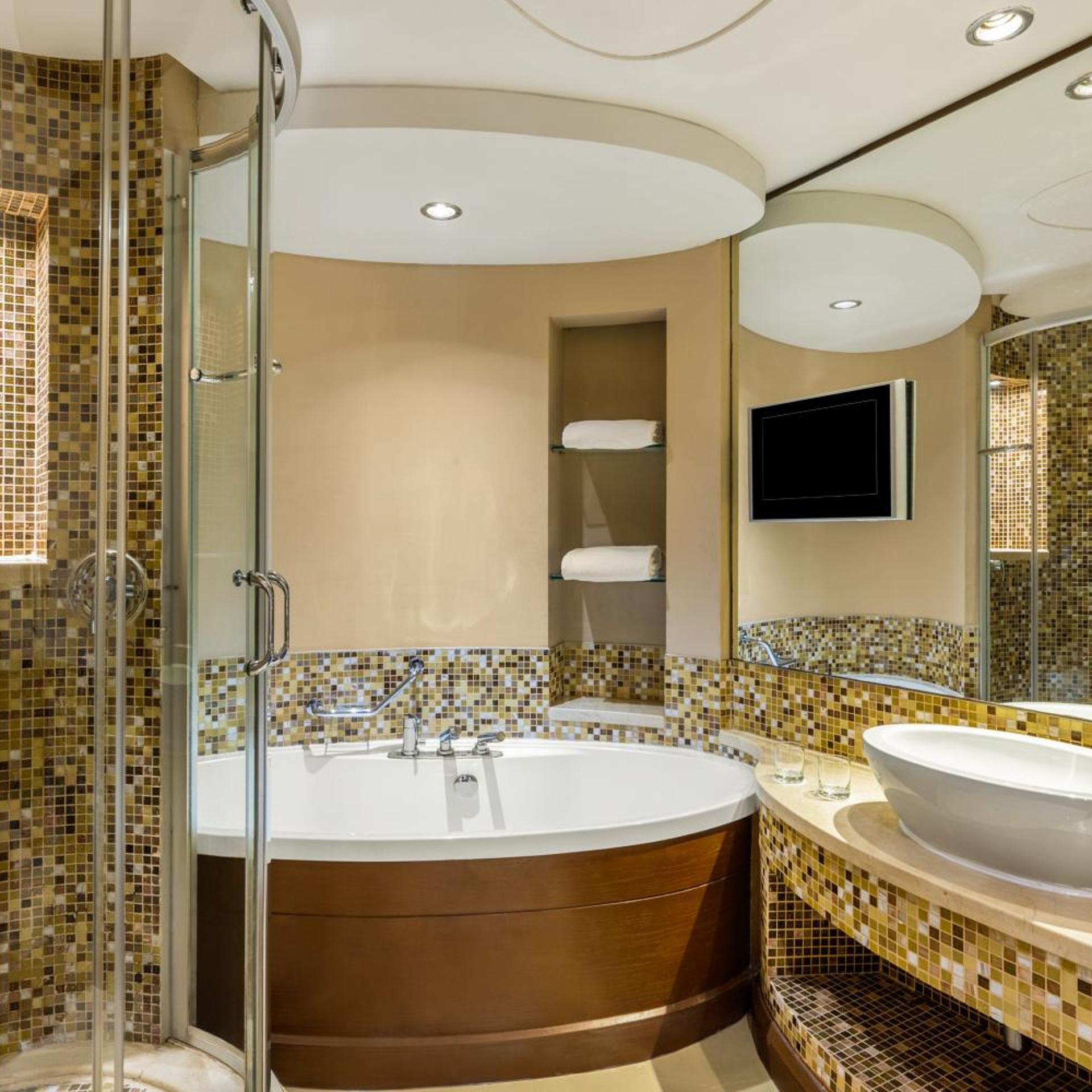 gulf executive residence within gulf hotel premises