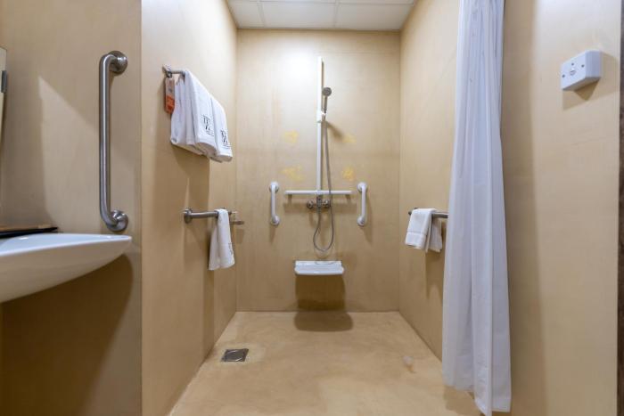 the luxe retreat hotel apartments