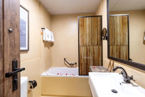 the luxe retreat hotel apartments