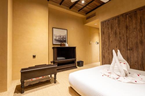 the luxe retreat hotel apartments