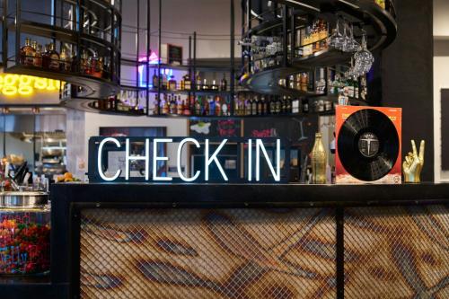 moxy atlanta downtown
