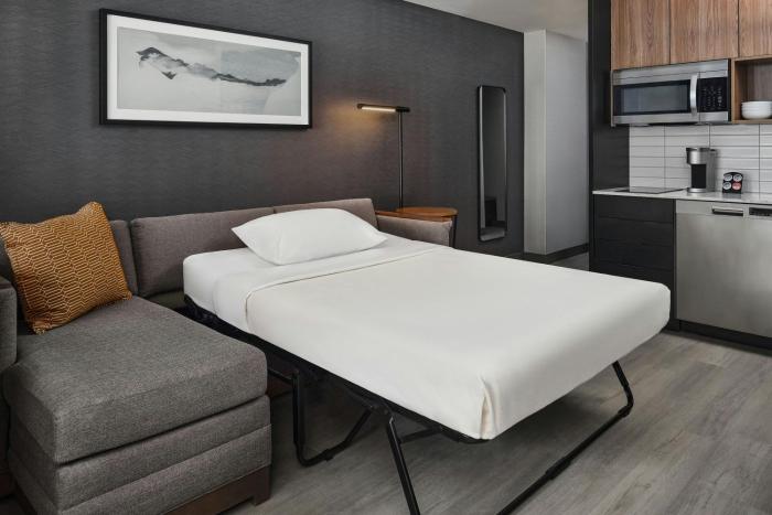 apiary hotel belleview station