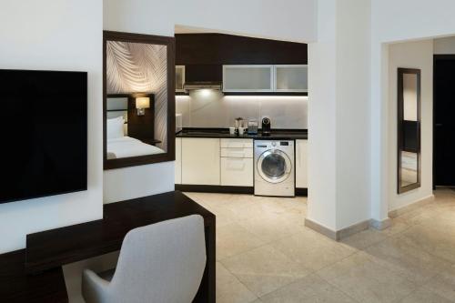 vintage grand hotel apartments dubai