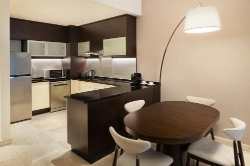 vintage grand hotel apartments dubai