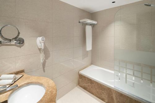 vintage grand hotel apartments dubai