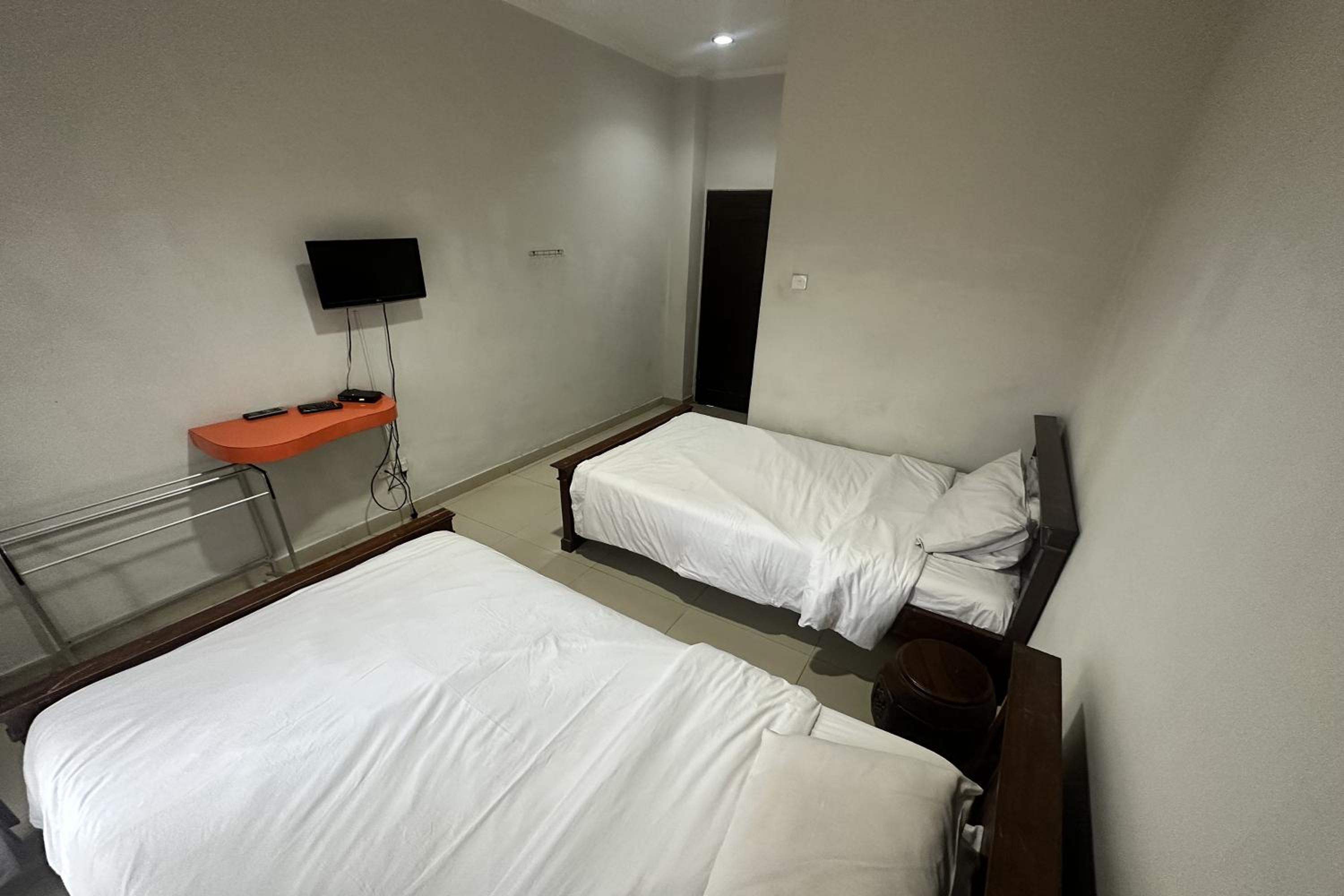 hotel warta dua