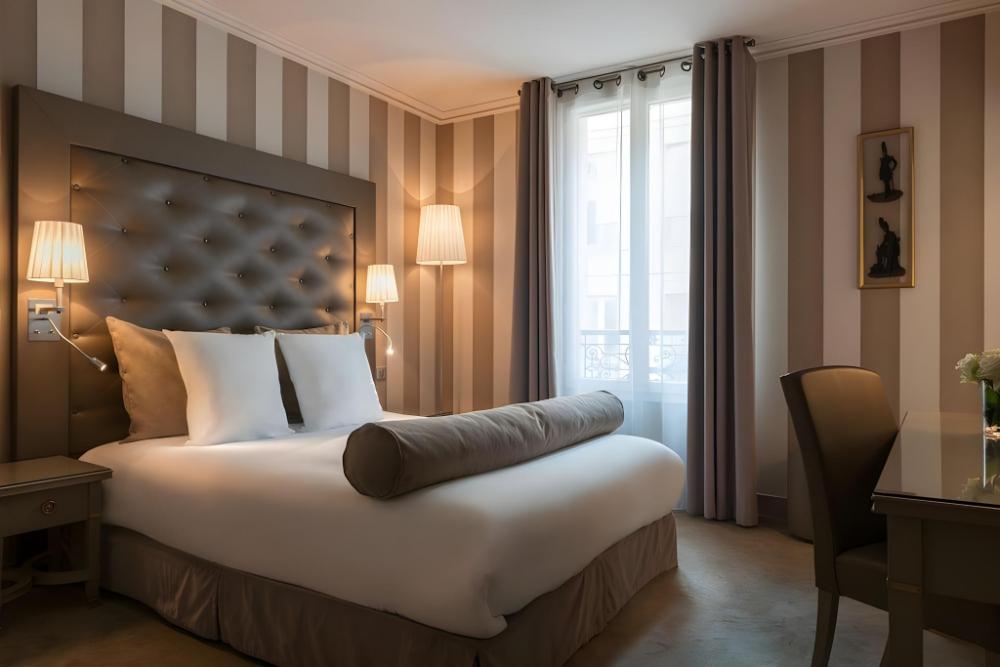 saint cyr etoile hotel