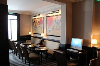 saint cyr etoile hotel