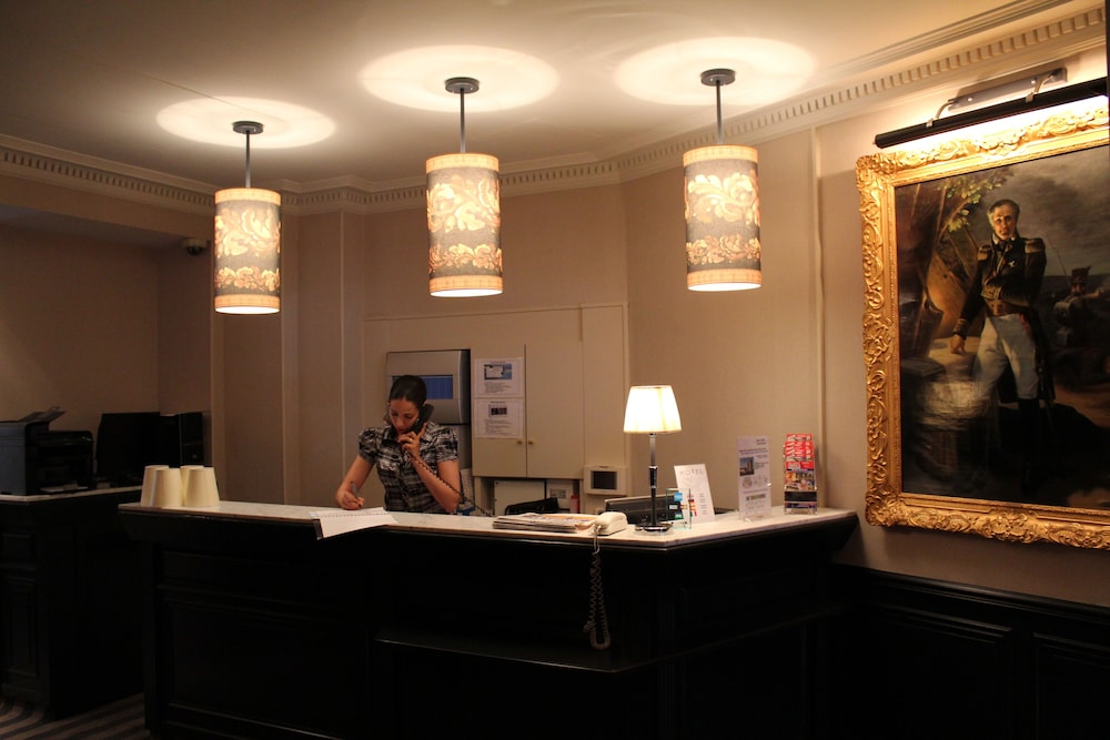 saint cyr etoile hotel