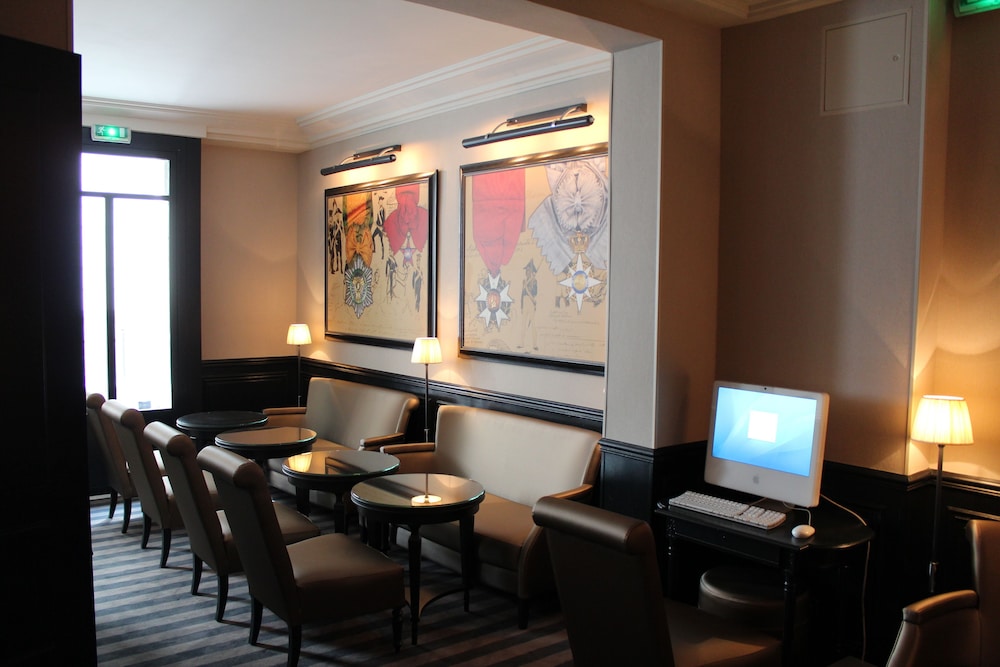 saint cyr etoile hotel