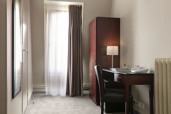 saint cyr etoile hotel