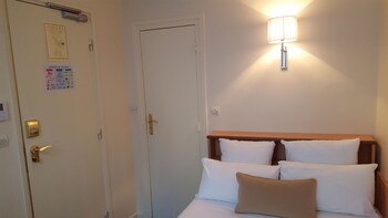 saint cyr etoile hotel