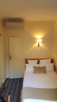 saint cyr etoile hotel