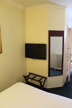 saint cyr etoile hotel