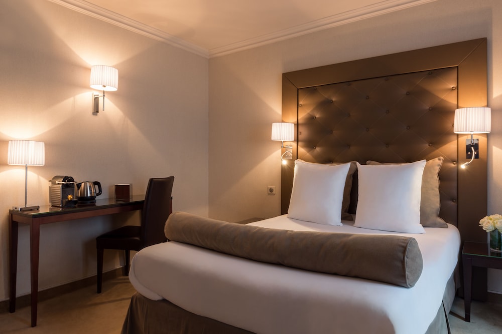 saint cyr etoile hotel