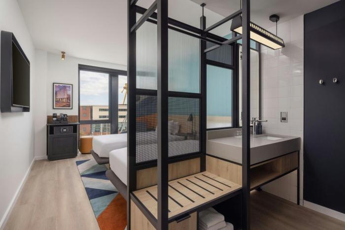 aloft belfast titanic quarter