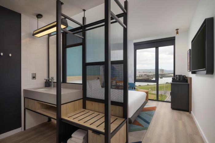 aloft belfast titanic quarter