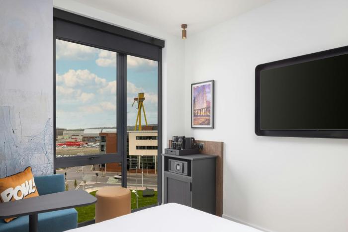 aloft belfast titanic quarter