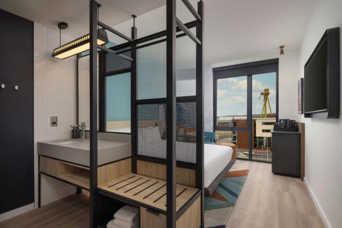 aloft belfast titanic quarter