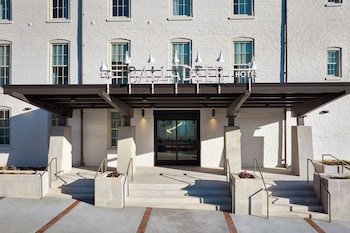 the balladeer hotel mount airy a tribute portfolio hotel