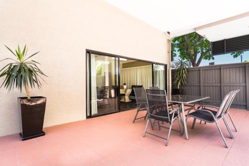 riverside hotel southbank