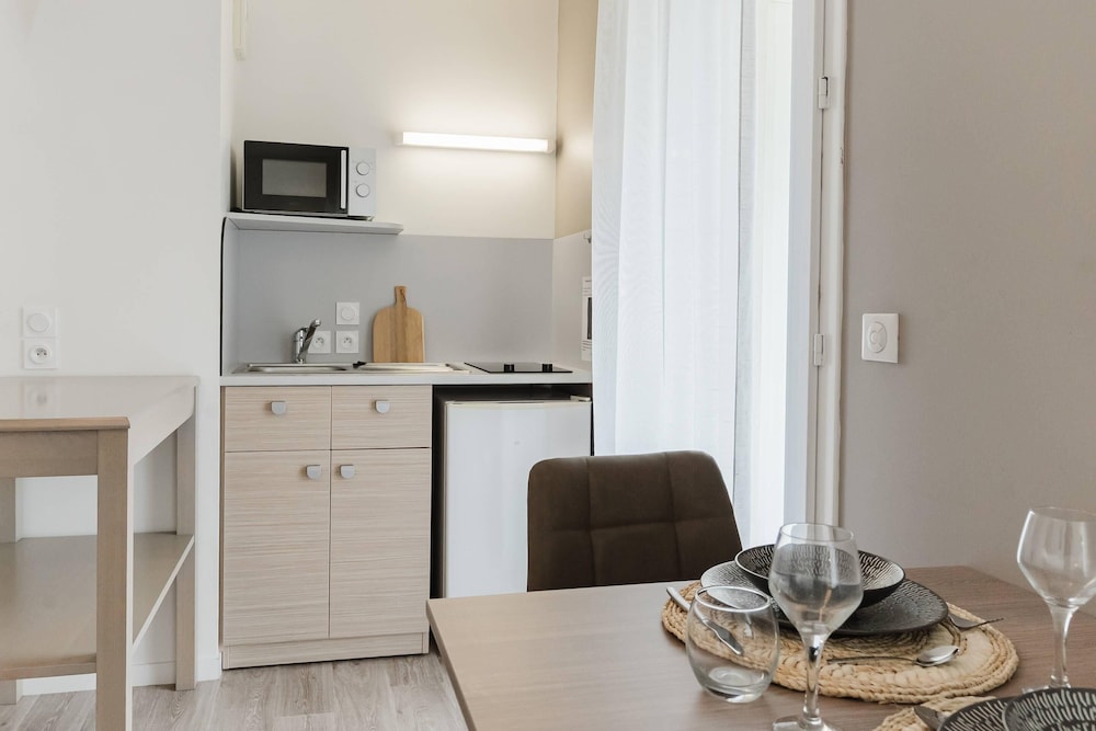 quality aparthotel st berthevin laval