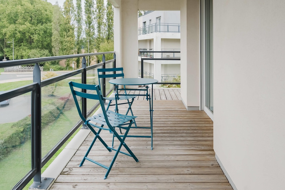 quality aparthotel st berthevin laval