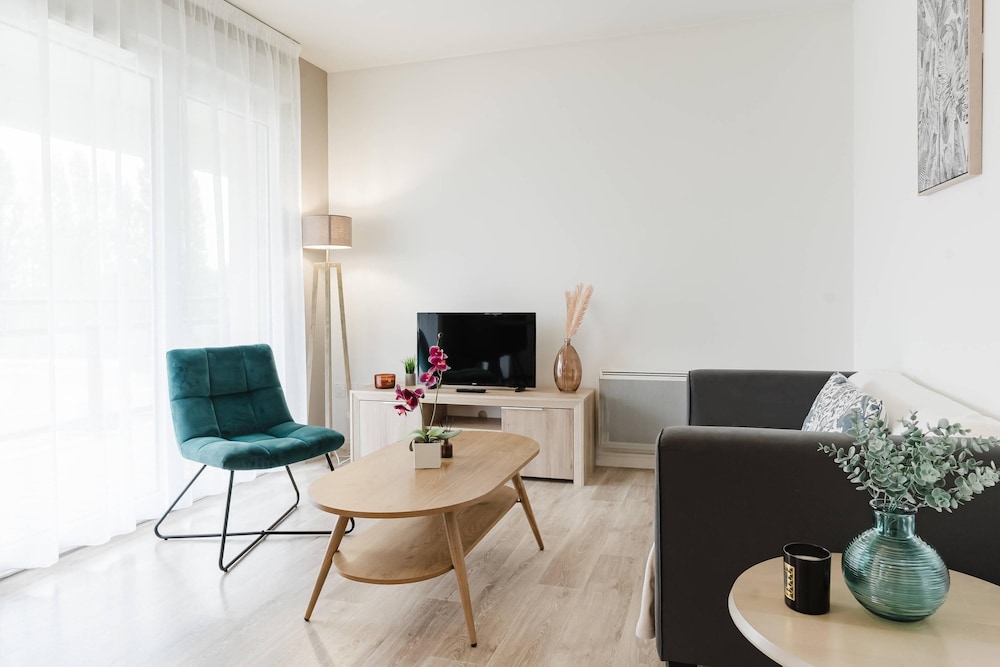 quality aparthotel st berthevin laval