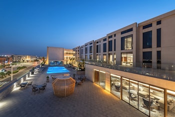 Crowne Plaza Al Jubail By Ihg,Jalmuda, Intersection Of Road 6 And Al Dera Street,4 star