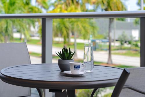 holiday inn express and suites miami intl airport 36th st by ihg