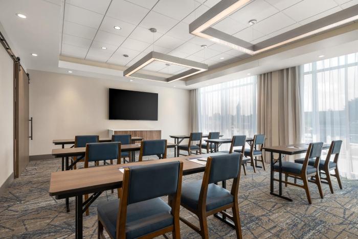 holiday inn express and suites overland park south