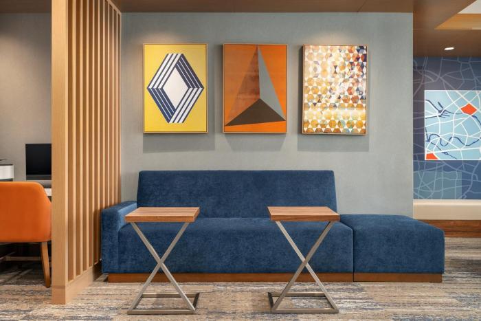 holiday inn express and suites overland park south