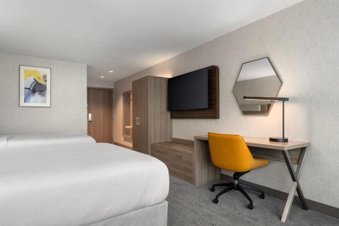 holiday inn express and suites overland park south