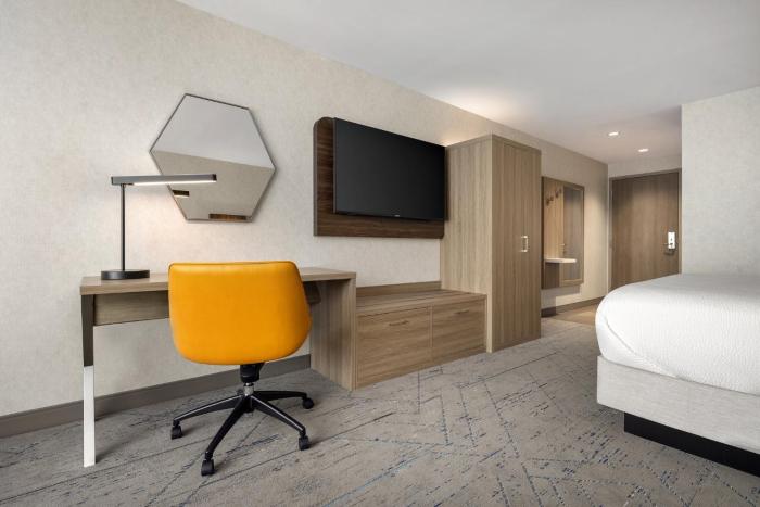 holiday inn express and suites overland park south